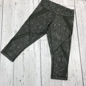 Lululemon cool to street crop